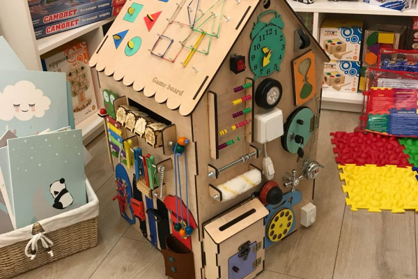 Сеть магазинов деревянных и развивающих игрушек Montessori shop